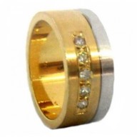 Aliança em Ouro Amarelo e Branco Personalizado com 5 brilhantes na feminina.